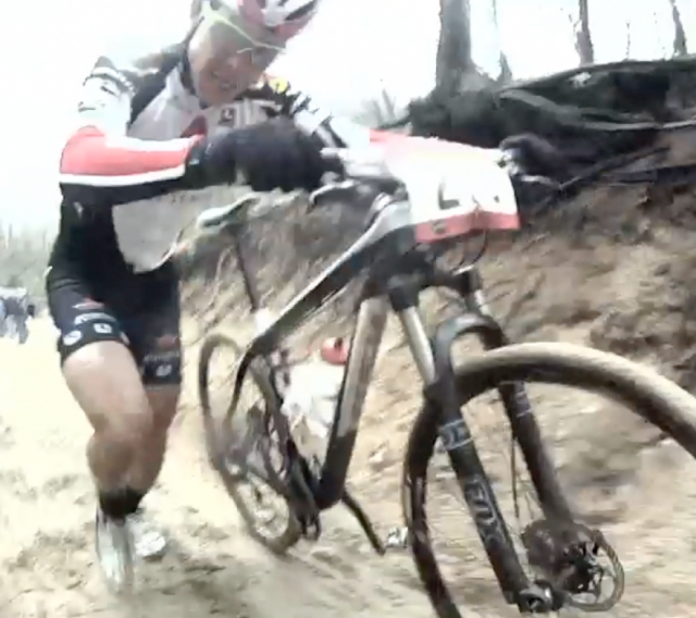 Shaw Rd Leaders Running The Sand - Barry Roubaix