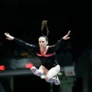   Chellsie Memmel on beam