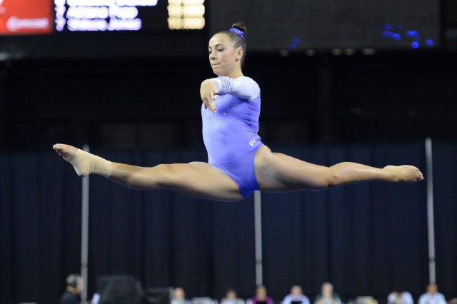 Amelia Hundley Training A Double Double On Floor 